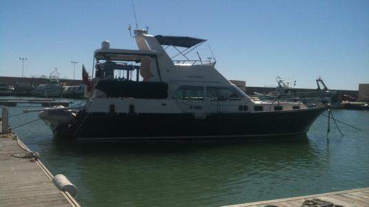 SOLD Aquastar 48' Aft Cabin mid cabin layout 